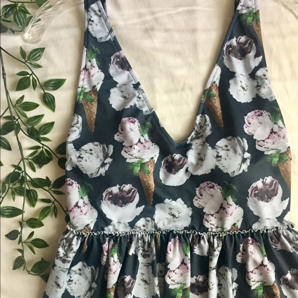 KORTNI JEANE || v-neck swimsuit top